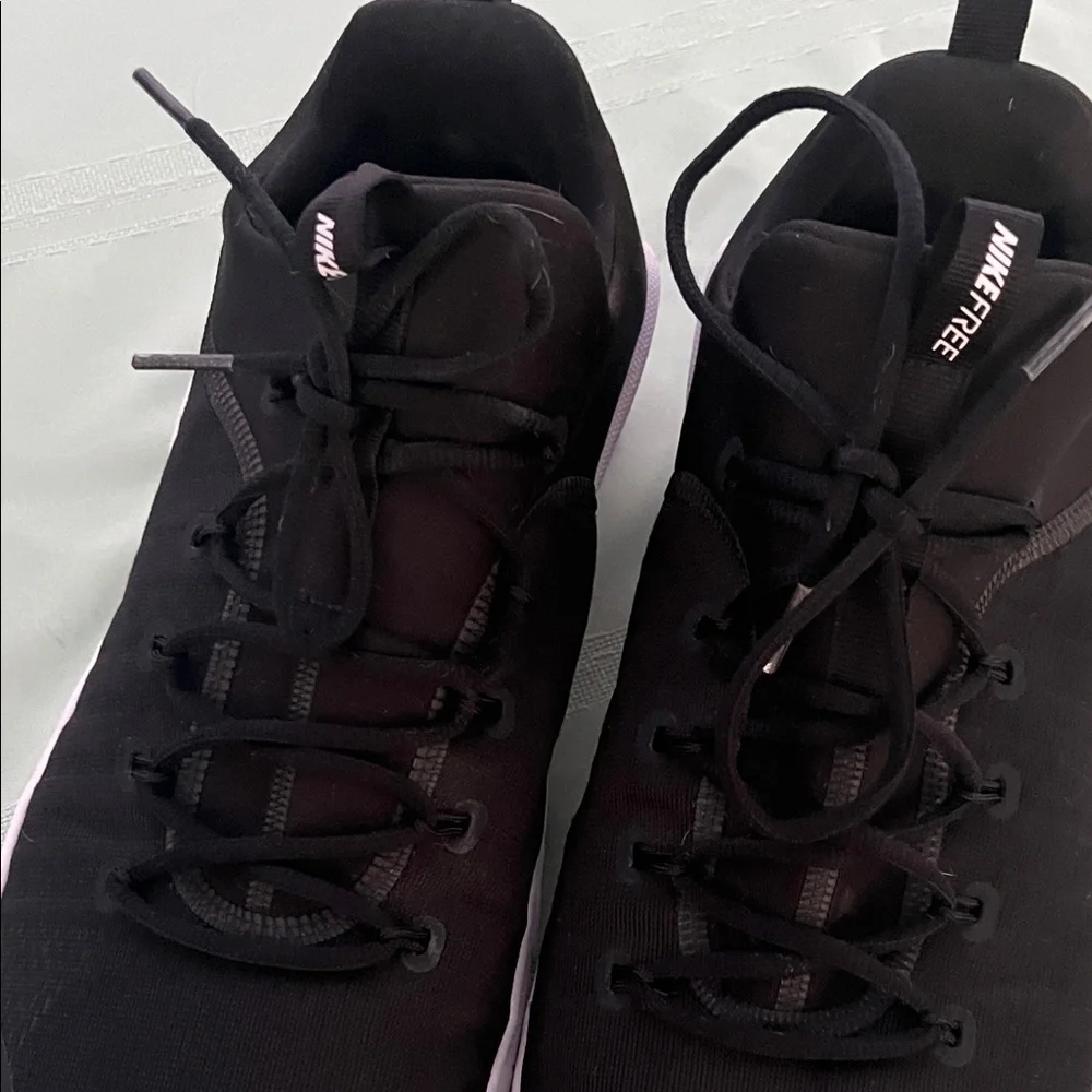 Nike Men’s Black Sneakers with  white Outsole Size 15